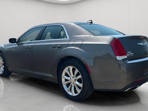Used 2021 Chrysler 300 Touring L AWD/4WD image 8