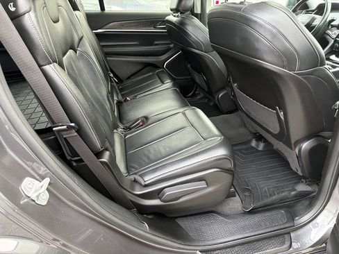 Used 2022 Jeep Grand Cherokee L Limited AWD/4WD image 15