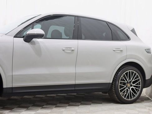 Used 2021 Porsche Cayenne S image 3