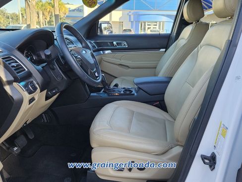 Used 2017 Ford Explorer Limited w/ Class II Trailer Tow Package image 10