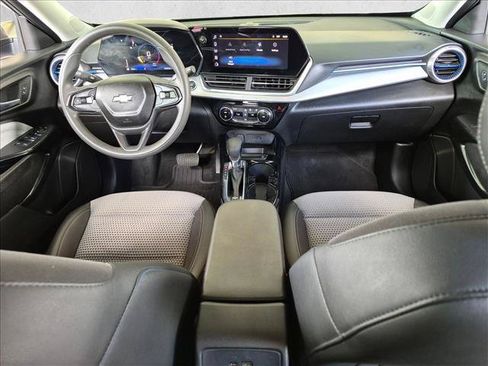 Used 2024 Chevrolet Trax LT FWD image 14