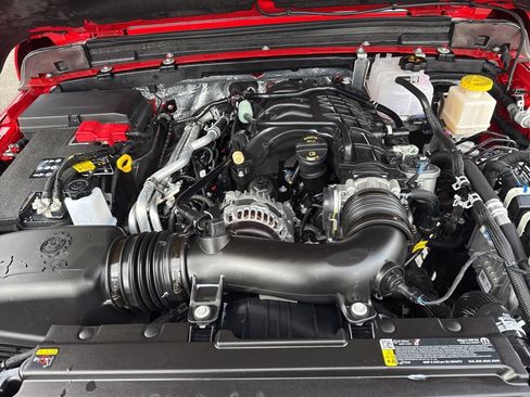 Used 2025 Jeep Gladiator Mojave image 10