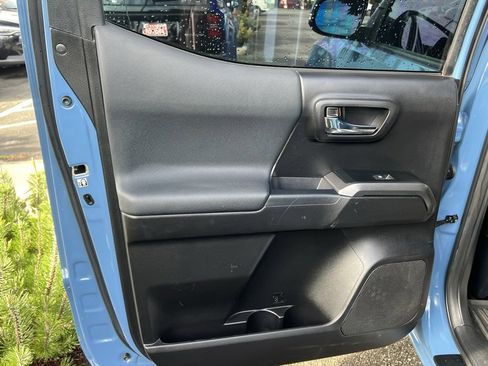 Used 2019 Toyota Tacoma TRD Off-Road image 14