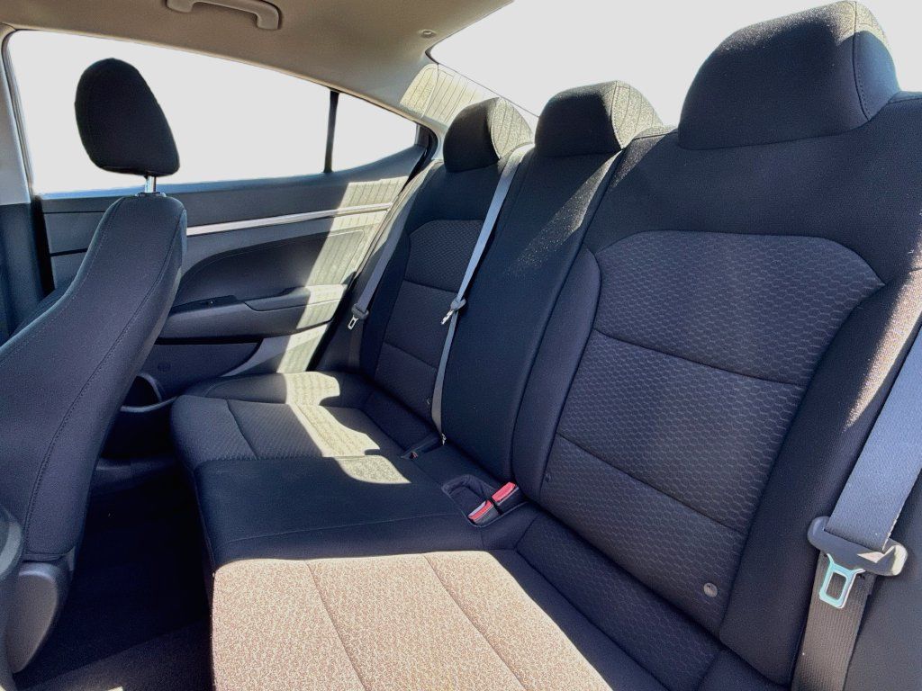Used 2020 Hyundai Elantra SE w/ Cargo Package (C1) FWD image 26