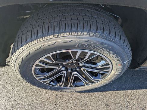 New 2026 Jeep Grand Wagoneer 2WD image 9