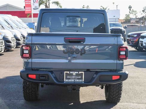 New 2026 Jeep Gladiator Sport image 5