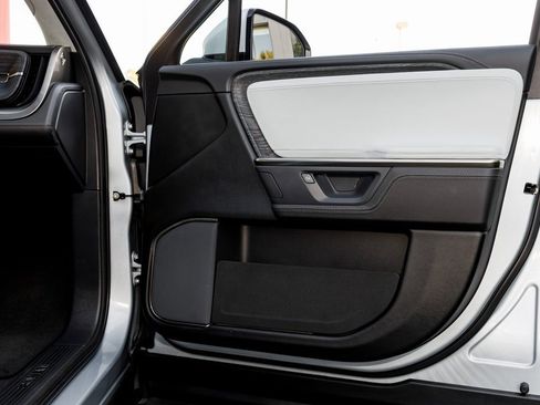 Used 2025 Rivian R1S Adventure image 38