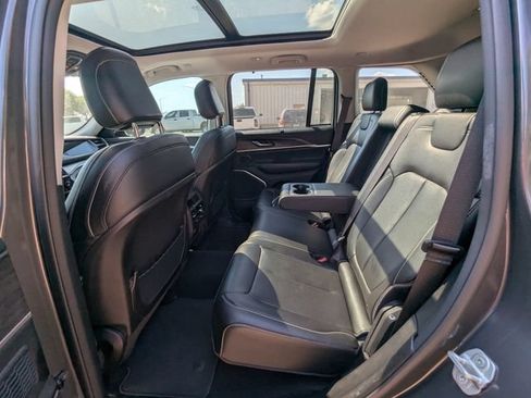 Used 2023 Jeep Grand Cherokee 4WD 4xe w/ Luxury Tech Group II image 7