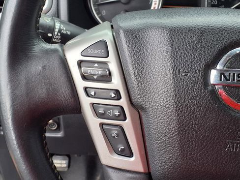 Used 2019 Nissan Titan PRO-4X w/ Pro-4x Convenience Package image 38