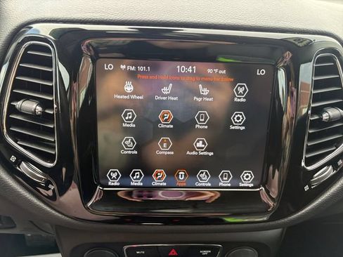 Used 2019 Jeep Compass Limited AWD/4WD image 25