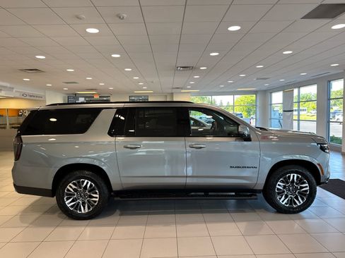 New 2026 Chevrolet Suburban Z71 w/ Z71 Off-Road Package AWD/4WD image 2