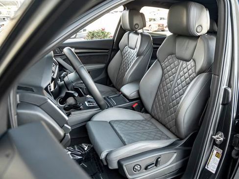 Used 2019 Audi SQ5 Premium Plus w/ Premium Plus Package AWD/4WD image 13