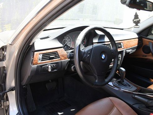Used 2011 BMW 335i xDrive Sedan AWD/4WD image 14