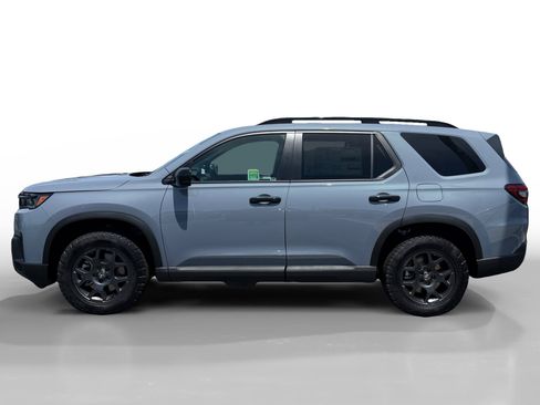 New 2026 Honda Pilot TrailSport image 2