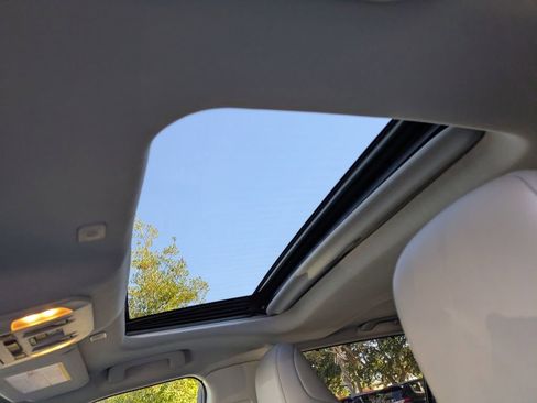 Used 2024 Toyota Highlander XLE image 22