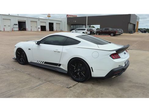 Used 2025 Ford Mustang GT Premium w/ GT Performance Package RWD image 6