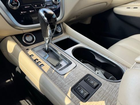Used 2022 Nissan Murano SV image 16