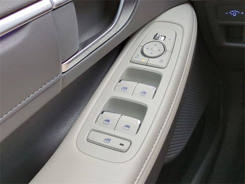 New 2025 Hyundai Sonata Limited image 25