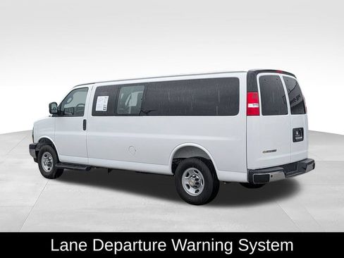 Used 2025 Chevrolet Express 3500 LT w/ LT Preferred Equipment Group RWD image 5