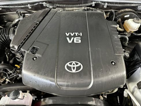 Used 2012 Toyota Tacoma 4x4 Access Cab V6 w/ TRD Sport Pkg image 28
