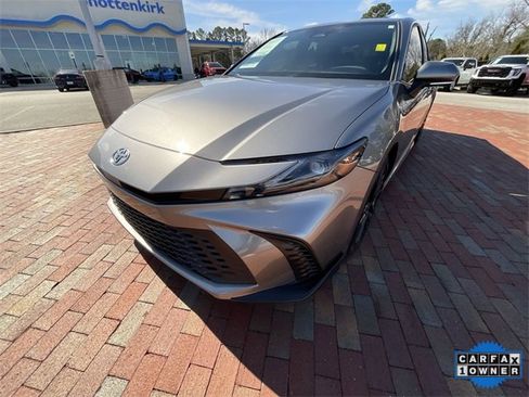 Used 2025 Toyota Camry SE image 27