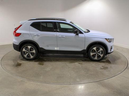 New 2026 Volvo XC40 B5 Plus w/ Climate Package image 6