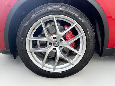 Used 2019 Alfa Romeo Stelvio Ti Sport w/ Quick Order Package 22S Sport AWD/4WD image 33