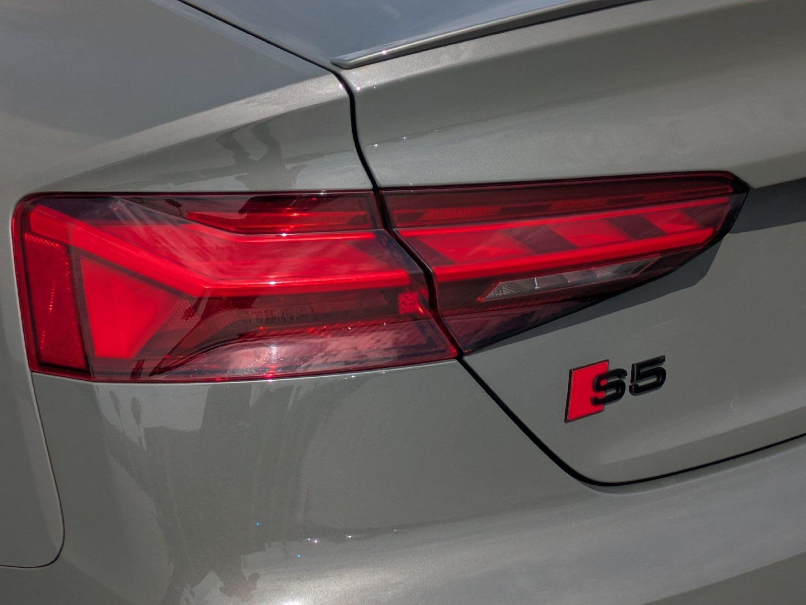 Used 2023 Audi S5 Premium Plus w/ Premium Plus Package AWD/4WD image 18