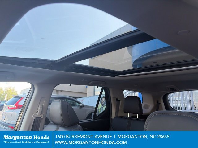 Used 2025 Honda Pilot Touring image 31