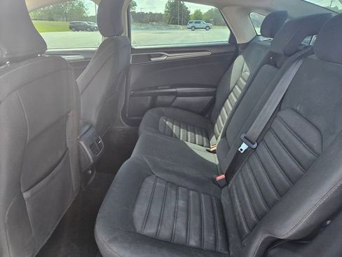 Used 2018 Ford Fusion SE w/ Fusion SE Technology Package FWD image 25