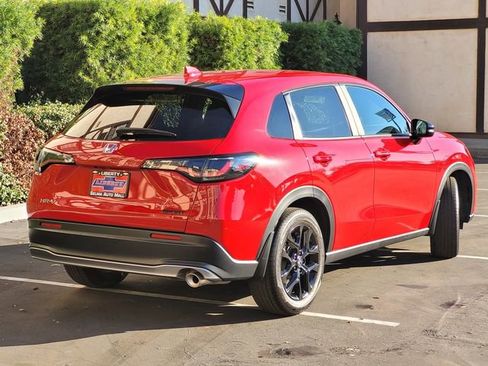 Used 2024 Honda HR-V Sport image 5