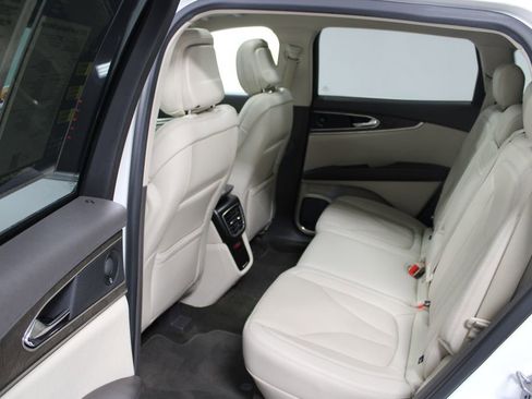 Used 2020 Lincoln Nautilus Reserve w/ Equipment Group 201A image 26