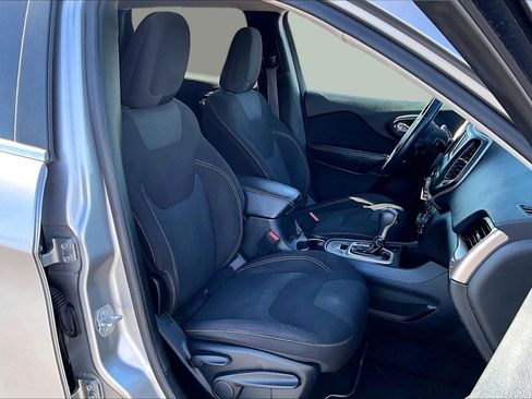 Used 2016 Jeep Cherokee Latitude image 7