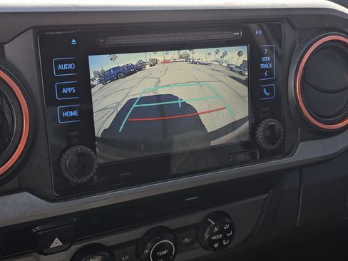 Used 2017 Toyota Tacoma TRD Off-Road w/ Tow Package image 12