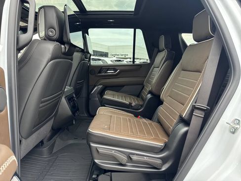 New 2026 GMC Yukon Denali Ultimate w/ LPO, Illumination Package AWD/4WD image 14