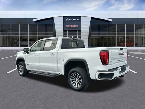 Used 2020 GMC Sierra 1500 AT4 w/ Off-Road Performance Package image 3