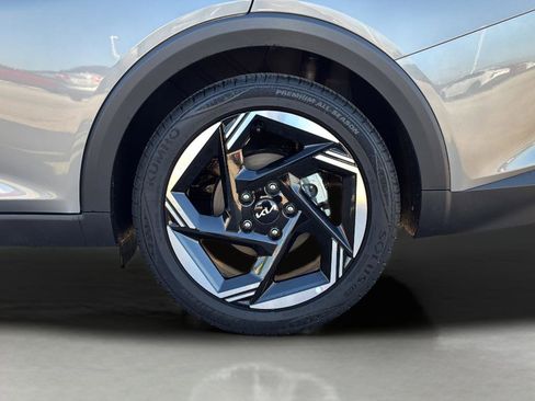 Certified 2025 Kia K4 EX image 40