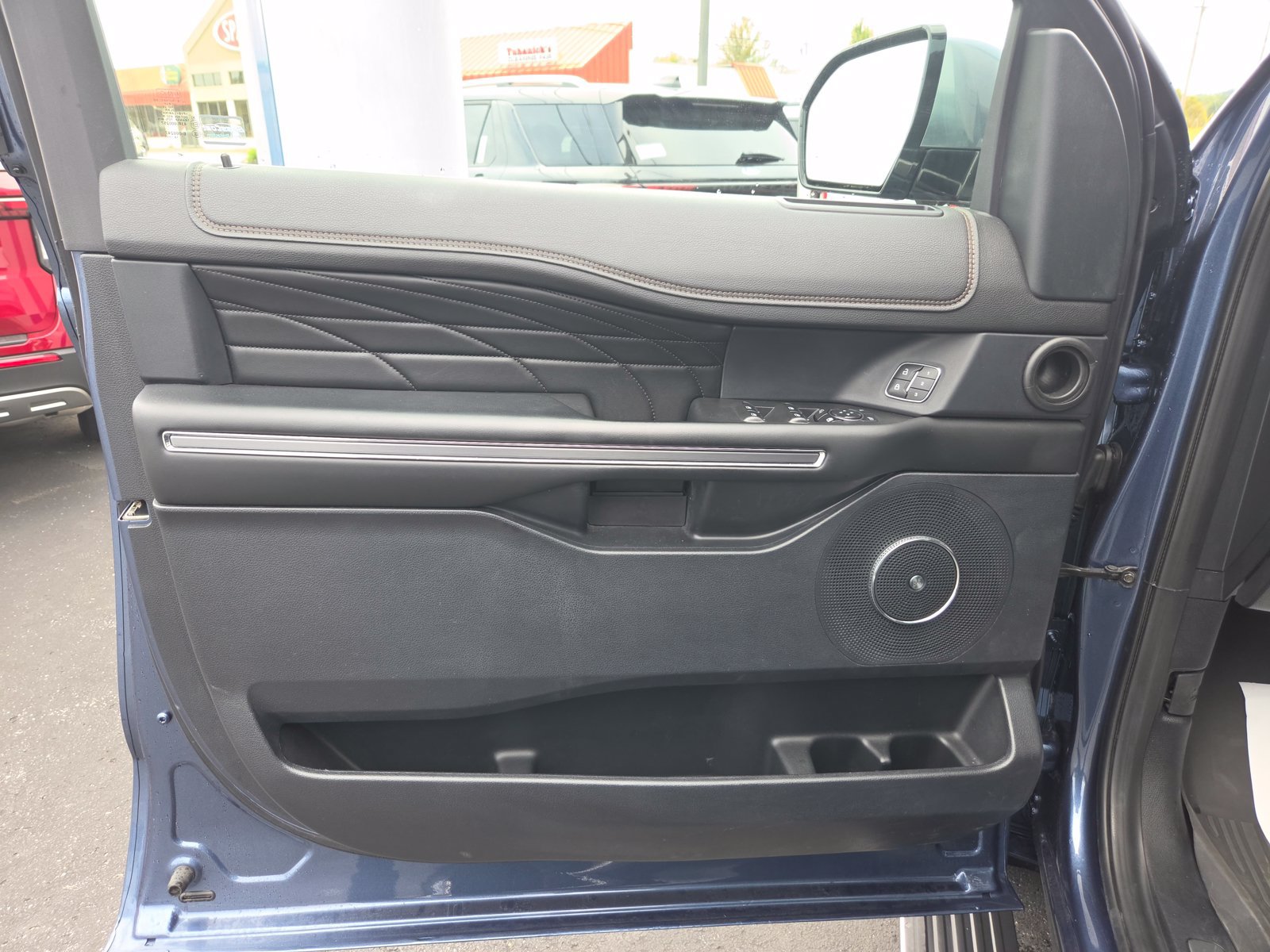Used 2019 Ford Expedition Platinum AWD/4WD image 10