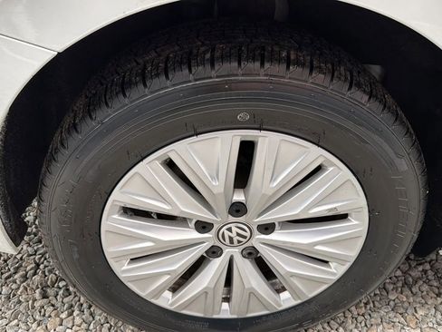 Used 2019 Volkswagen Jetta S image 6