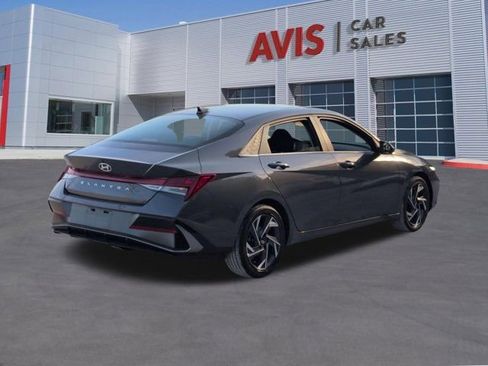 Used 2025 Hyundai Elantra SEL FWD image 6