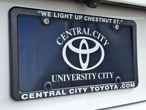 Used 2025 Toyota Camry SE w/ Convenience Package image 33