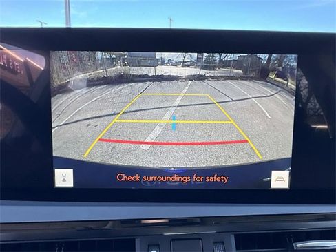 Certified 2023 Lexus ES 250 w/ Premium Package image 24