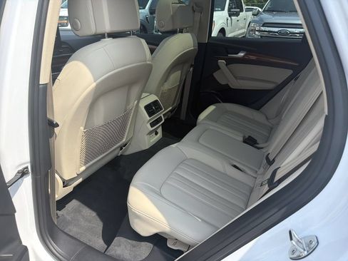 Used 2023 Audi Q5 2.0T Premium w/ Convenience Package AWD/4WD image 13