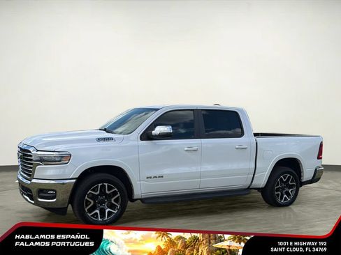 Used 2025 RAM 1500 Laramie AWD/4WD image 3
