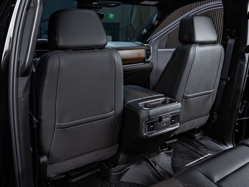 Used 2026 Chevrolet Silverado 1500 High Country w/ Midnight Edition AWD/4WD image 34