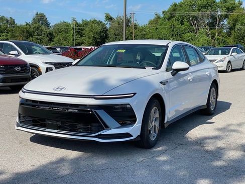 New 2025 Hyundai Sonata SE image 3