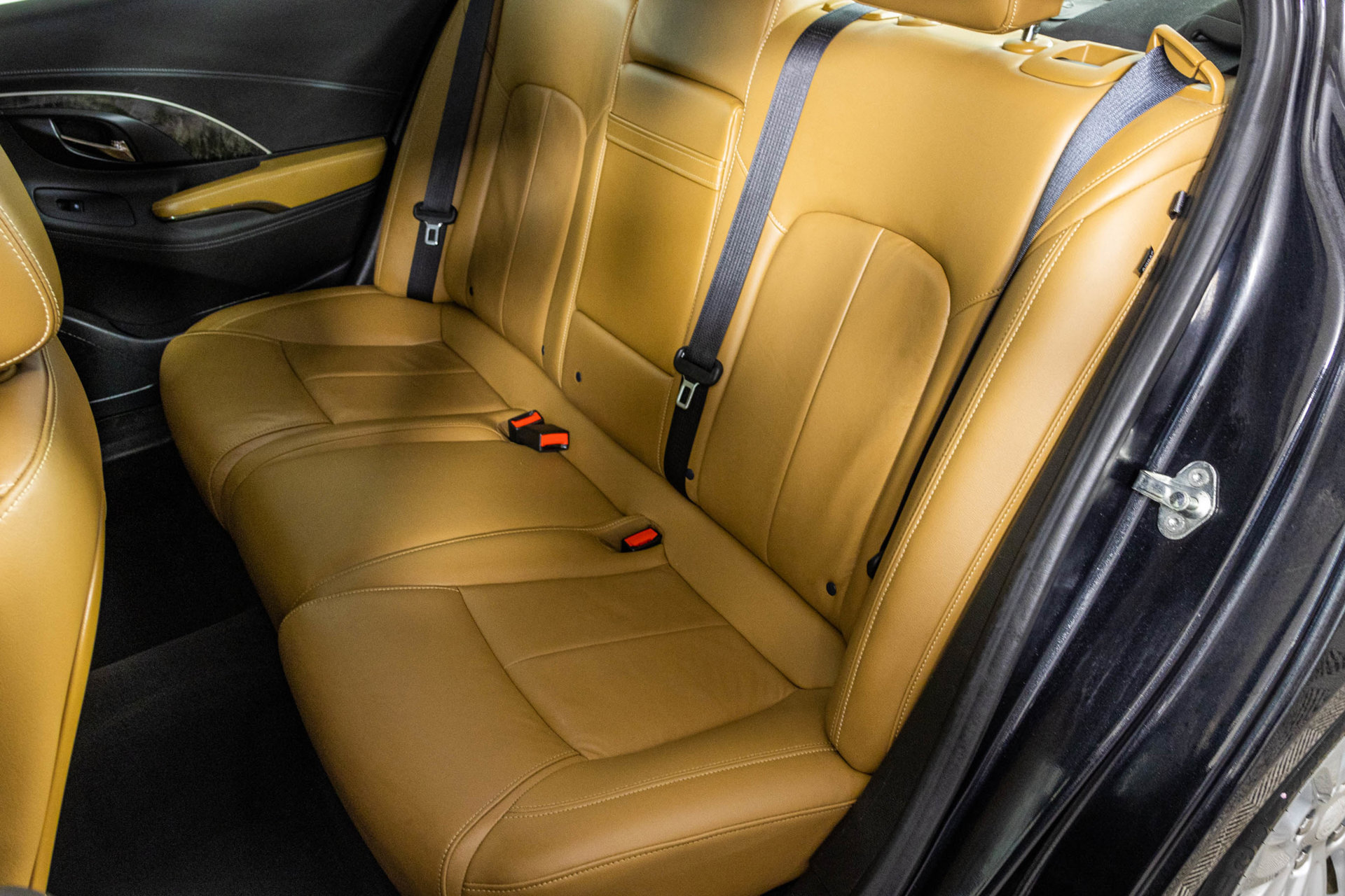 Used 2015 Buick LaCrosse Leather FWD image 38