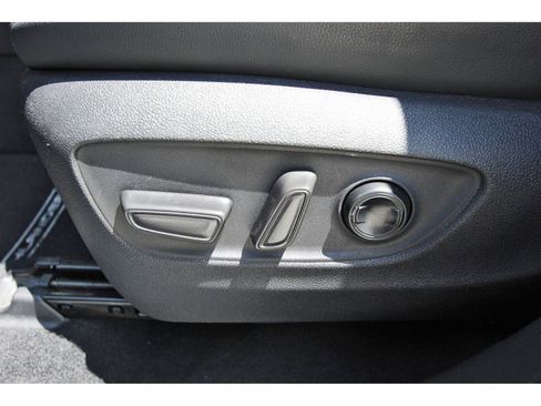 Used 2022 Toyota Highlander Limited FWD image 29