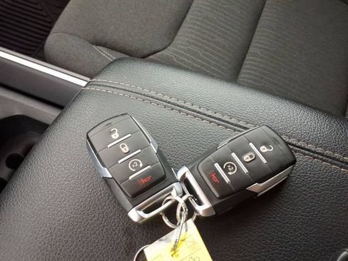 Used 2024 RAM 1500 Big Horn AWD/4WD image 25