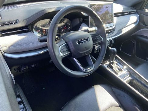 Used 2024 Jeep Compass Latitude image 14